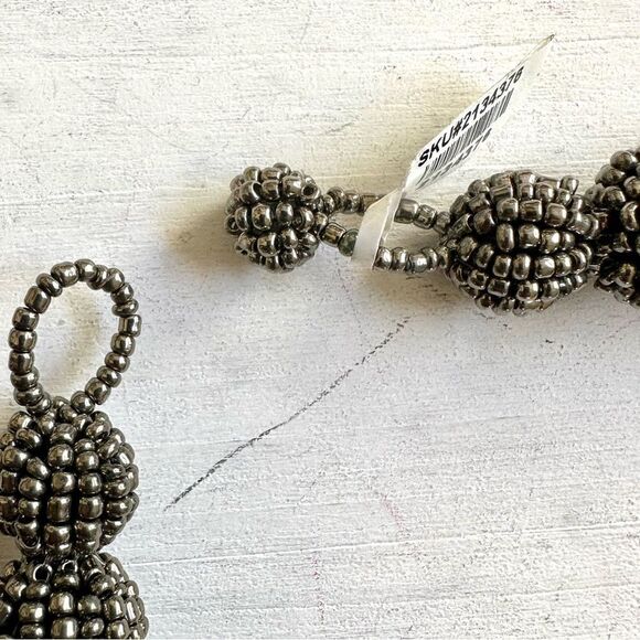 Black and grey seed beaded twisted Indonesian necklace - Picture 6 of 10